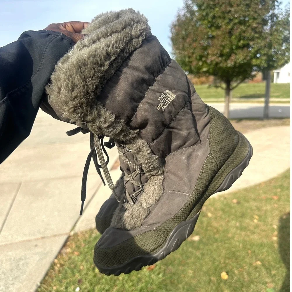 The North Face Nuptse Faux Fur IV‎ Goose Down Women's Snow Boots Size 11 Green